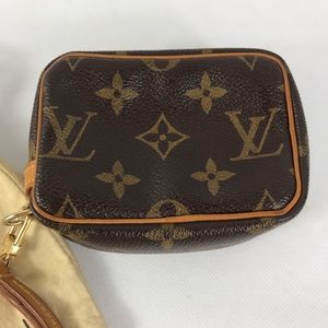 ❤️Small ❤️wristlet Louis Vuitton